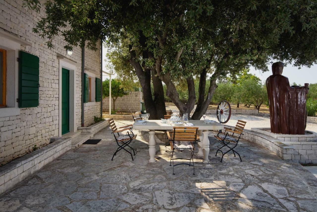 Villa Dubrava Tranquil Retreat Nestled In An Olive Grove For Serene Escapes ปูชิสชา ภายนอก รูปภาพ