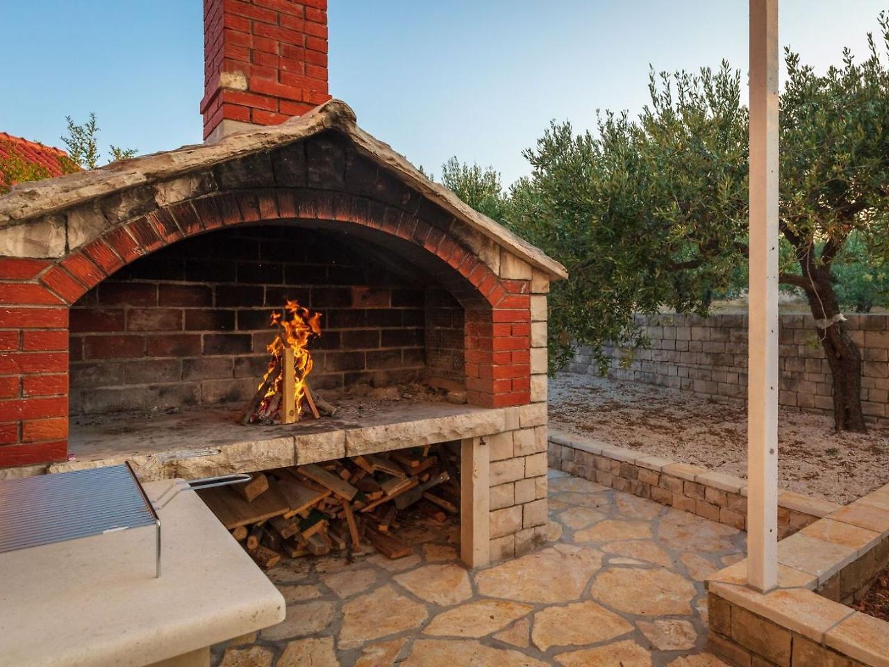 Villa Dubrava Tranquil Retreat Nestled In An Olive Grove For Serene Escapes ปูชิสชา ภายนอก รูปภาพ